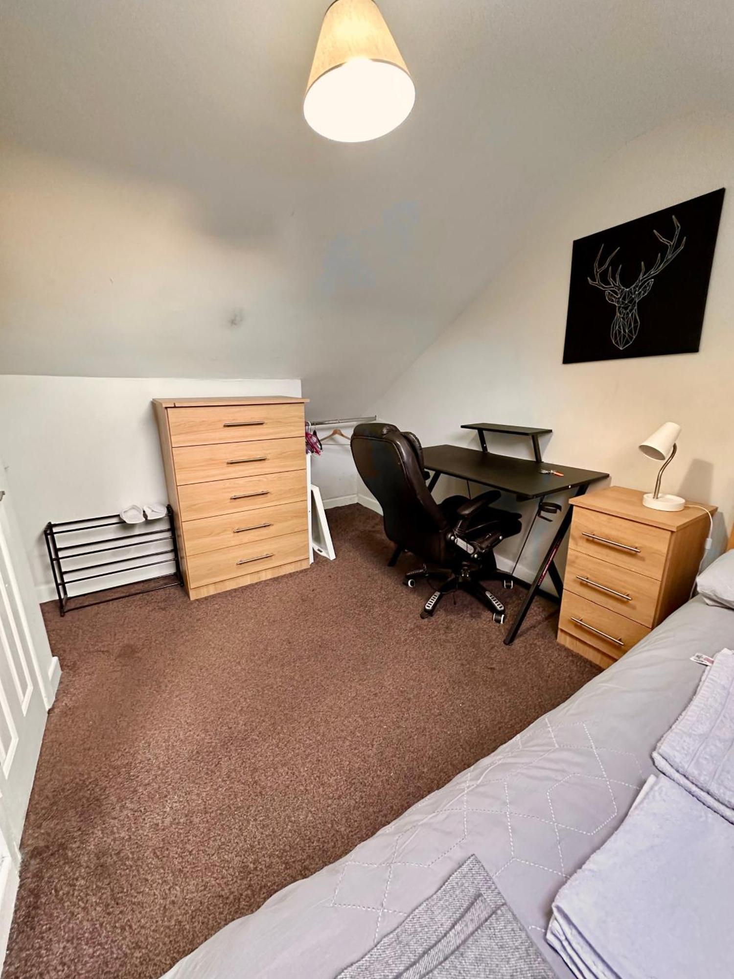 Spacious Room In Dublin Exterior foto